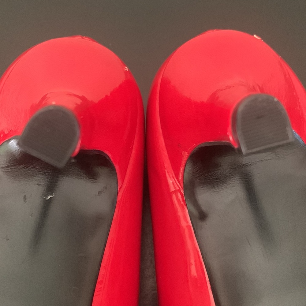 EASY STREET Red Patent Passion Pumps Brand New Size 8 Super Flex Barbiecore - Picture 7 of 9